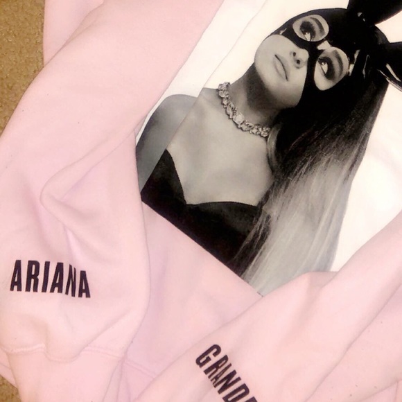 Dangerous Woman Crewneck - Picture 1 of 4